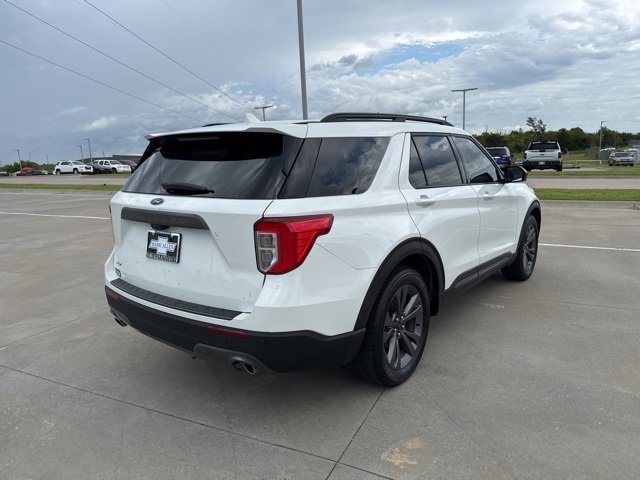 2023 Ford Explorer XLT photo 2