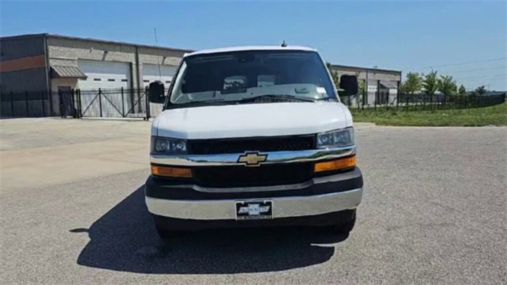 Used 2021 Chevrolet Express Passenger 3500 1LT Van Extended Passenger Van