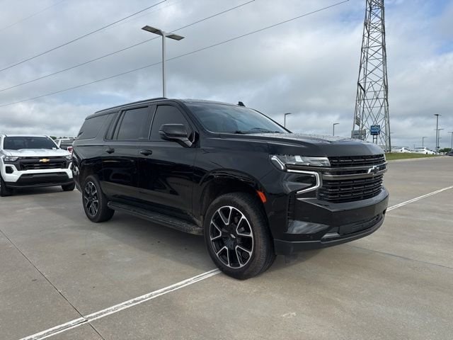 2021 Chevrolet Suburban 4WD 1500 RST's photo