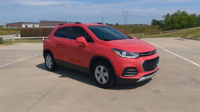 Used 2020 Chevrolet Trax LT with VIN KL7CJLSB5LB333682 for sale in Glenpool, OK