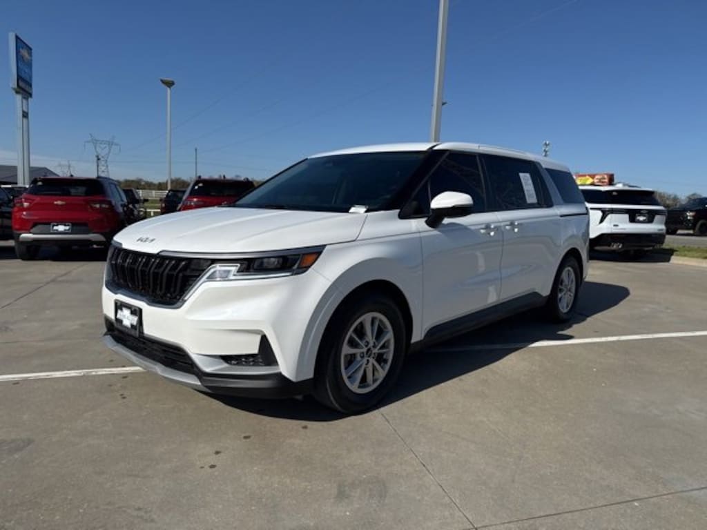 Used 2024 Kia Carnival LX MPV