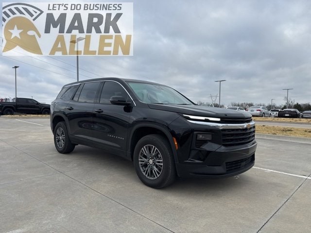 2024 Chevrolet Traverse LS's photo