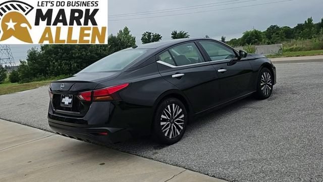 2025 Nissan Altima SV - Photo 8
