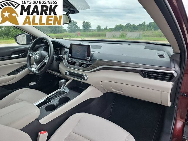 2025 Nissan Altima SV - Photo 28