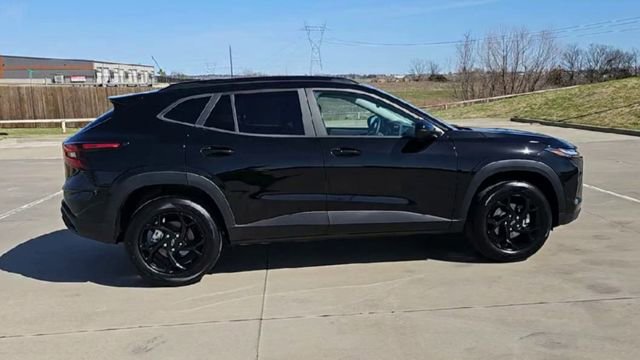 2026 Chevrolet Trax LT - Photo 9