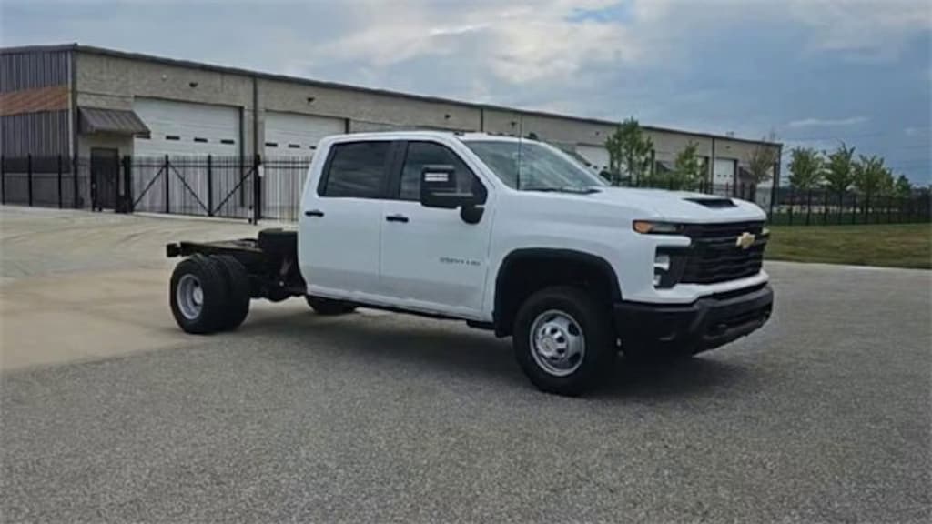 New 2026 Chevrolet Silverado 3500 HD Chassis Cab Work Truck Truck