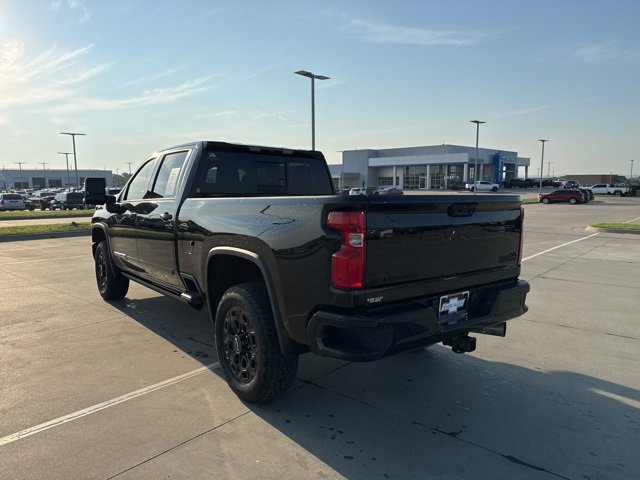 2024 Chevrolet Silverado 2500HD High Country photo 3