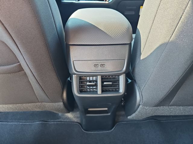 2027 Chevrolet Equinox LT - Photo 21