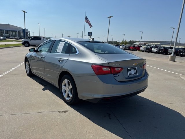 2024 Chevrolet Malibu 1LT photo 3