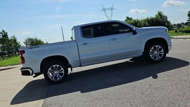 2026 Chevrolet Silverado 1500 LTZ - Photo 9