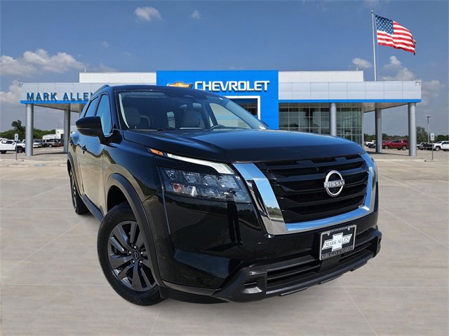 2024 Nissan Pathfinder SV's photo