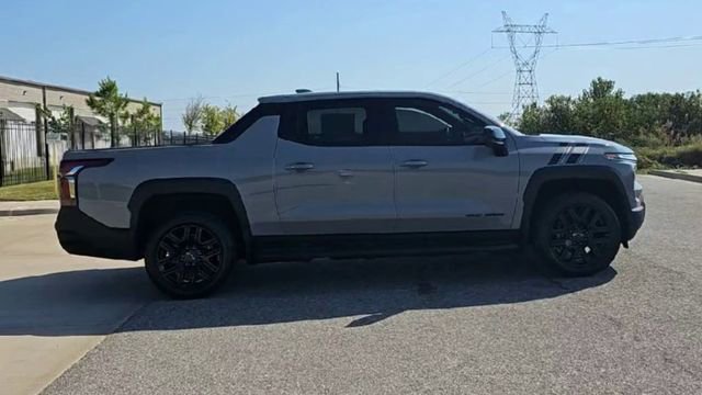 2026 Chevrolet Silverado EV LT - Photo 9