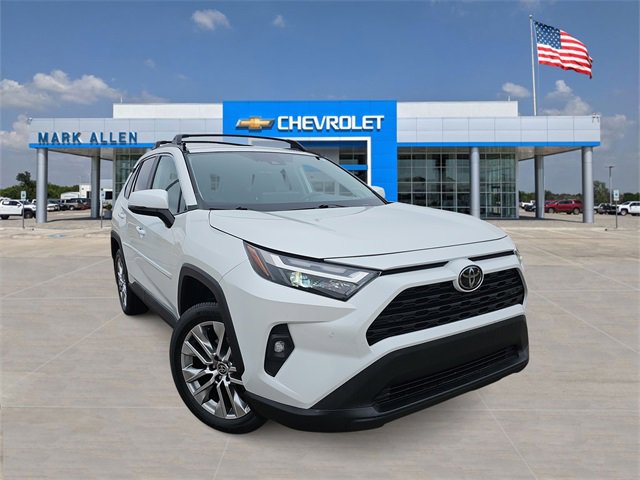 2024 Toyota RAV4 XLE Premium's photo