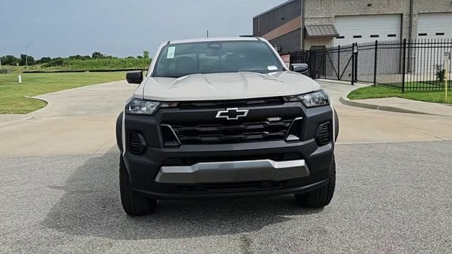 2026 Chevrolet Colorado Trail Boss - Photo 3