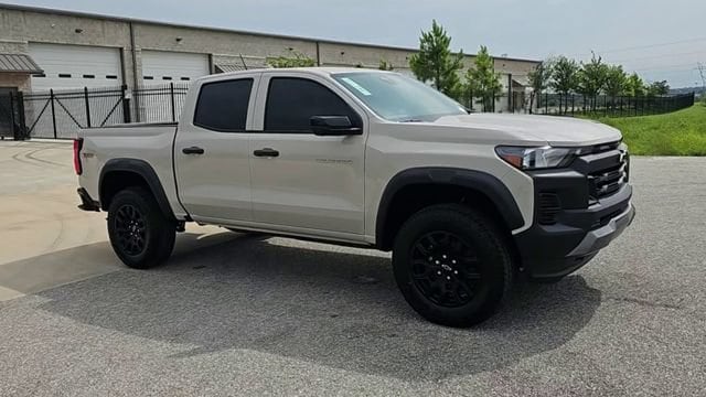 2026 Chevrolet Colorado Trail Boss - Photo 2