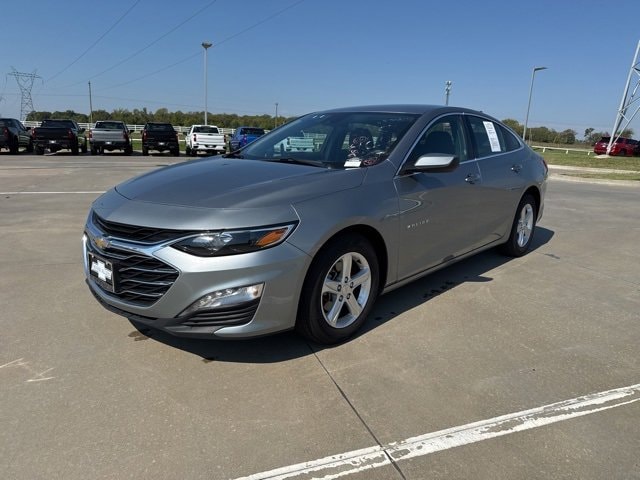2024 Chevrolet Malibu 1LT photo 2