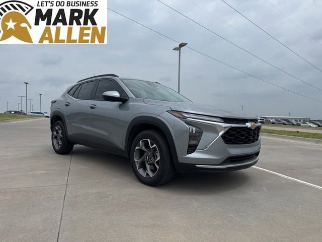 2025 Chevrolet Trax LT's photo