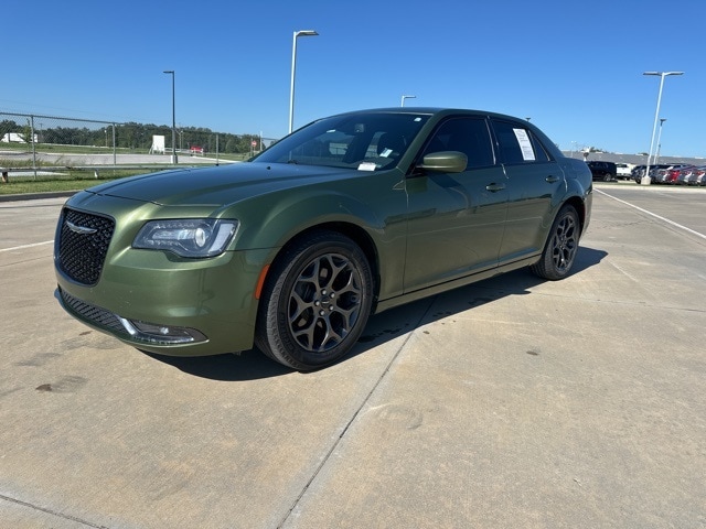 Used 2018 Chrysler 300 S with VIN 2C3CCAGG0JH165772 for sale in Glenpool, OK