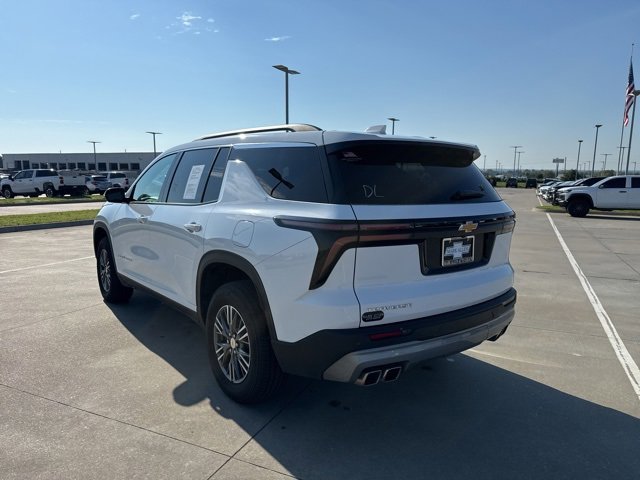 2025 Chevrolet Traverse photo 3