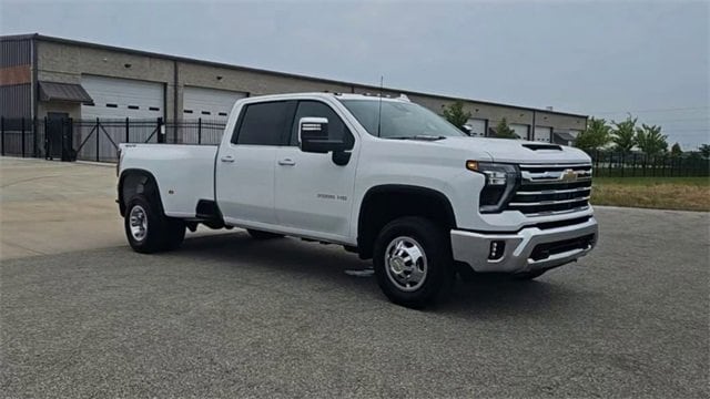 Used 2024 Chevrolet Silverado 3500HD LTZ with VIN 1GC4YUEY8RF401340 for sale in Glenpool, OK