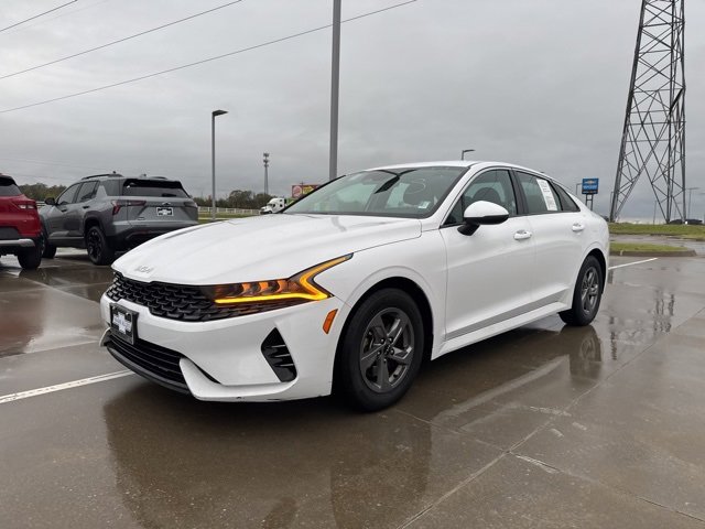 2023 Kia K5 LXS photo 2