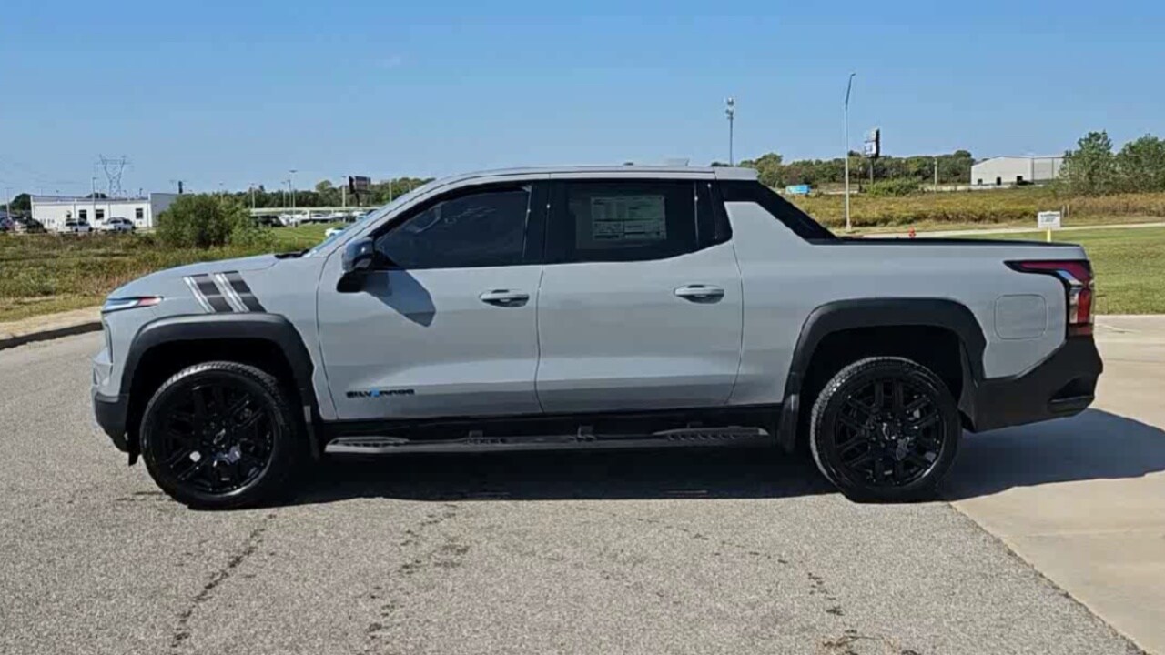 2026 Chevrolet Silverado EV LT - Photo 63
