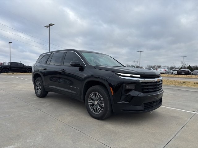 2024 Chevrolet Traverse LS's photo