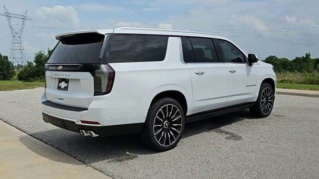 2026 Chevrolet Suburban High Country - Photo 8
