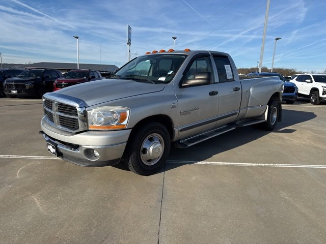 2006 Dodge Ram 3500 SLT photo 2
