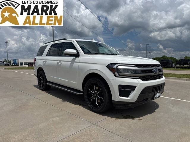 2023 Ford Expedition XLT's photo