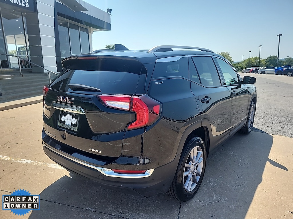 Used 2024 GMC Terrain SLT SUV