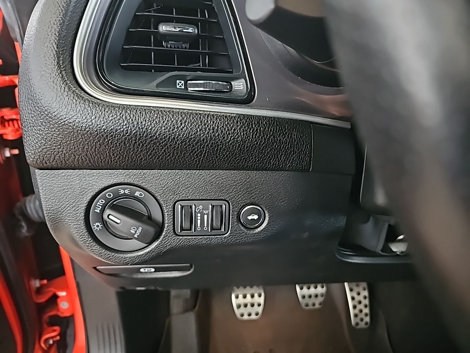 2022 Dodge Challenger R/T - Photo 11