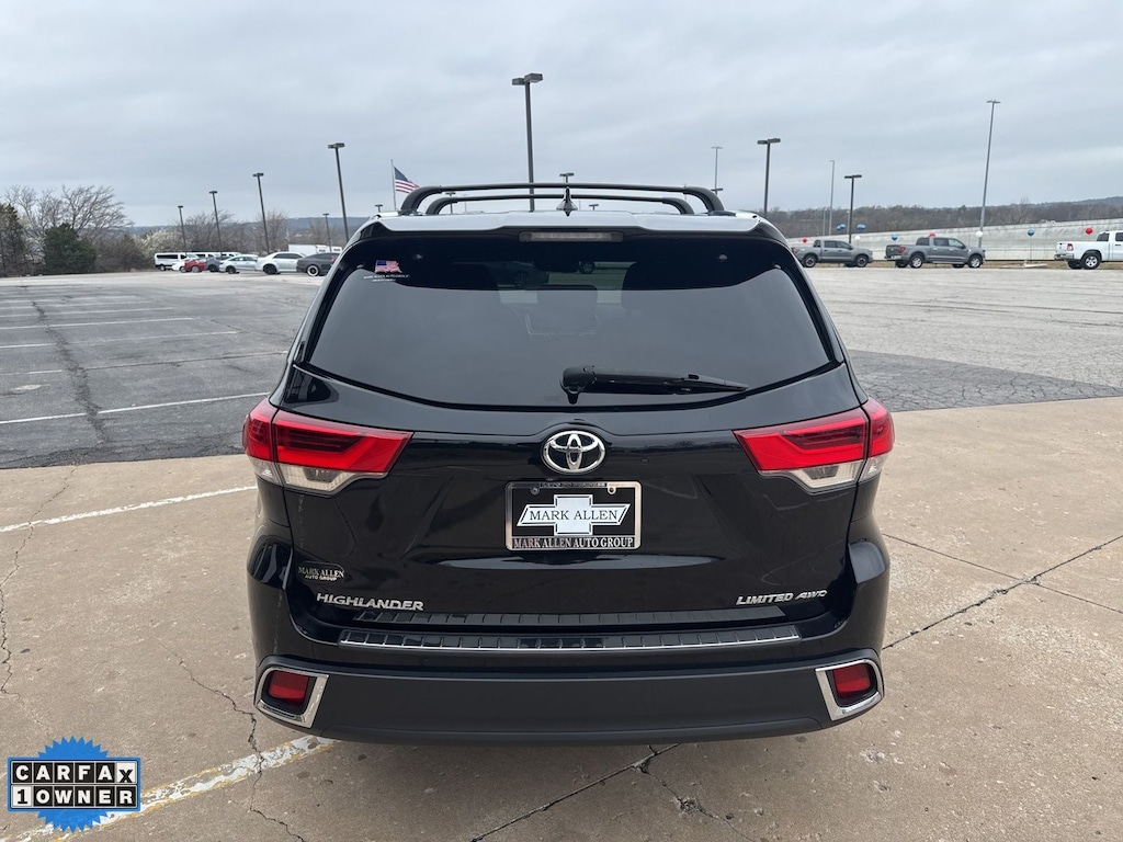 2019 Toyota Highlander Limited Platinum photo 3