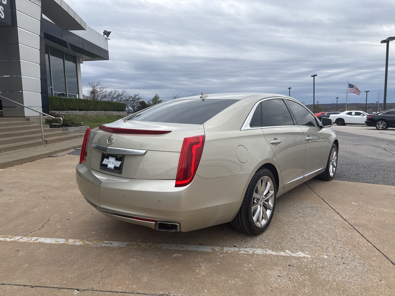 2014 Cadillac XTS Luxury photo 3