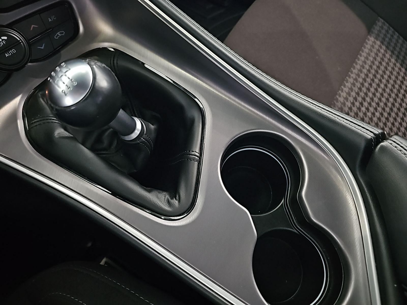 2022 Dodge Challenger R/T - Photo 19
