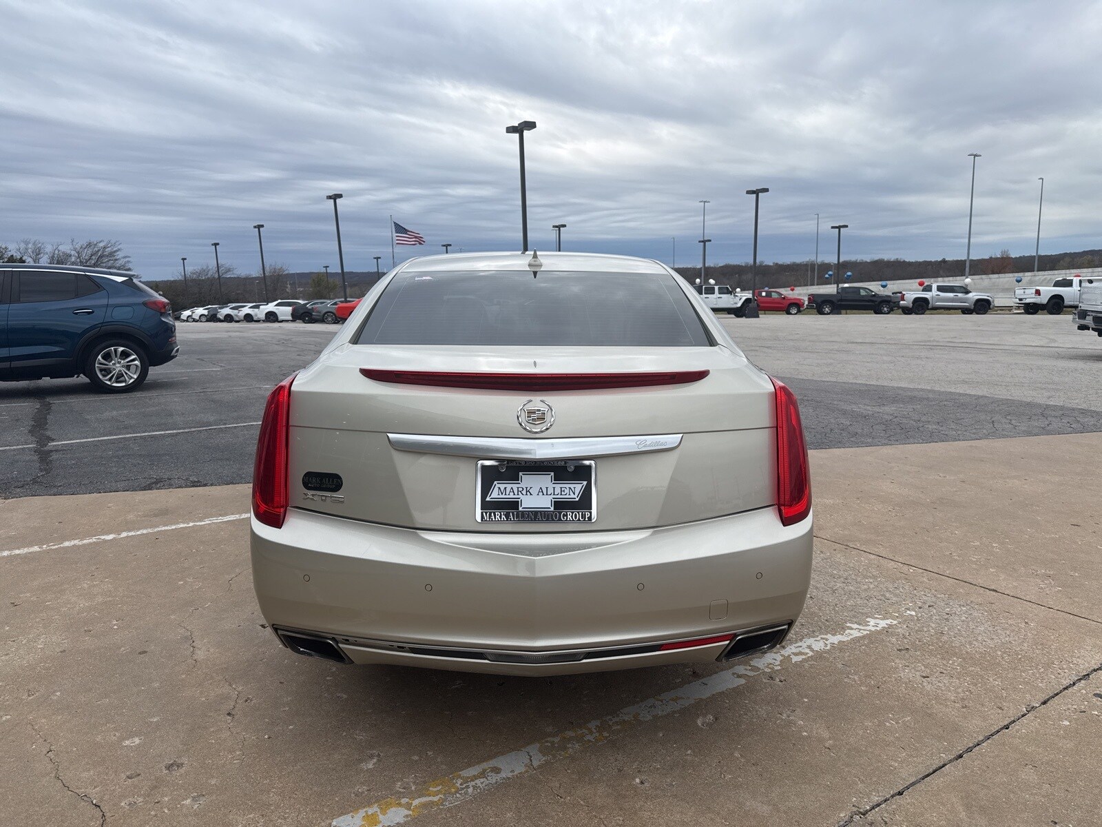 2014 Cadillac XTS Luxury photo 4