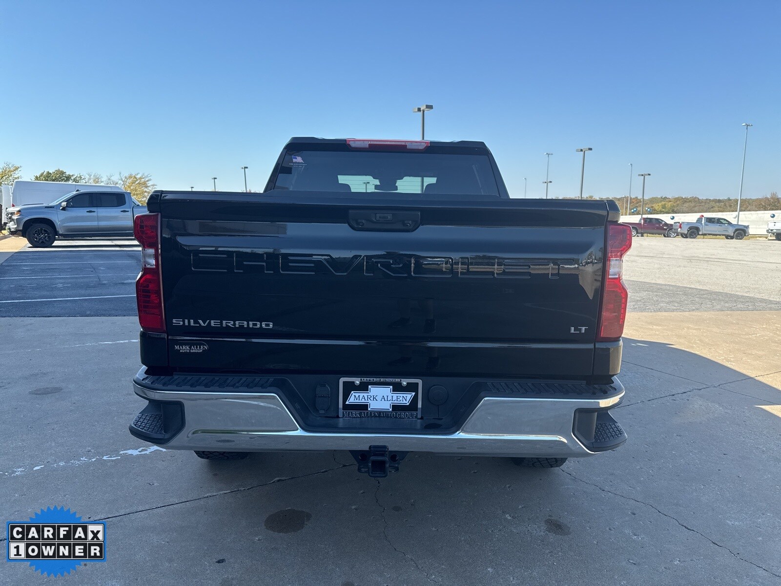 2025 Chevrolet Silverado 1500 LT photo 2