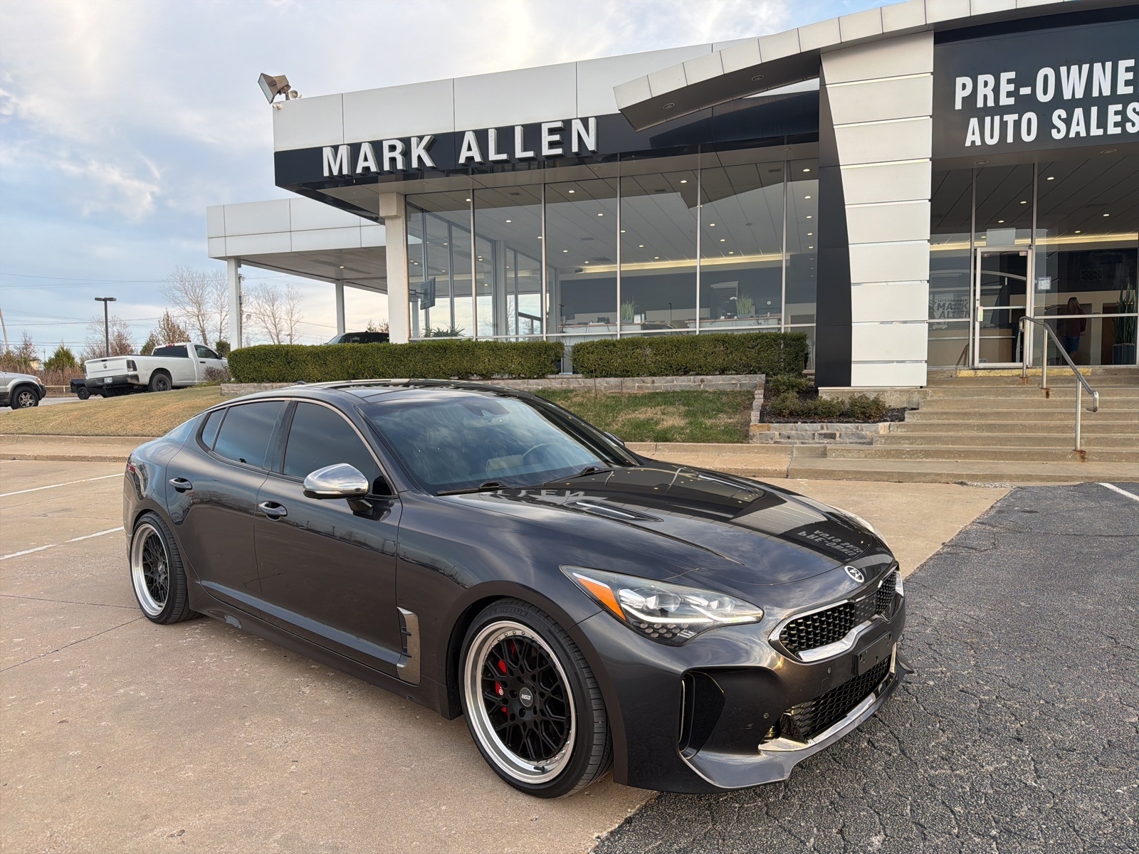 2019 Kia Stinger GT2's photo