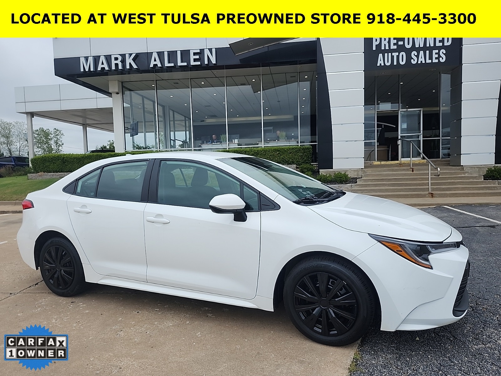 2024 Toyota Corolla LE's photo