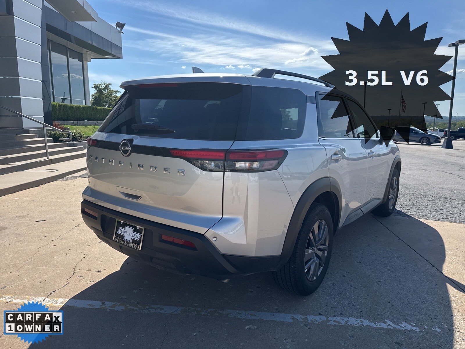 2025 Nissan Pathfinder SV photo 3