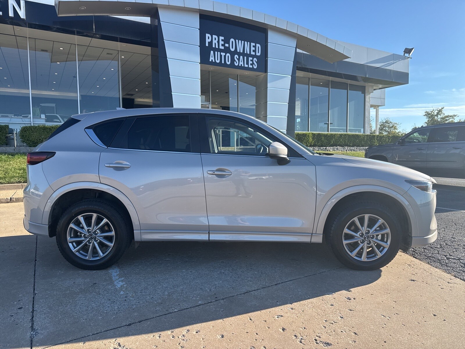 2025 Mazda CX-5 2.5 Select photo 2