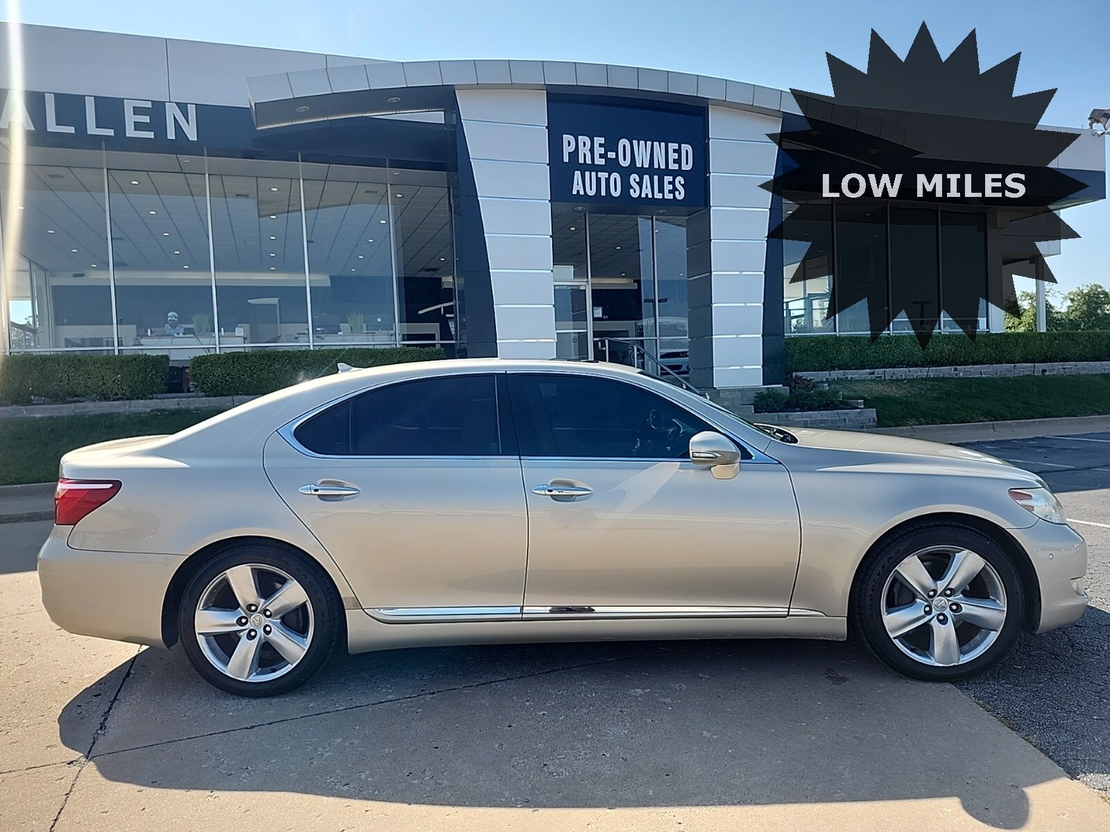 2012 Lexus LS 460 photo 2