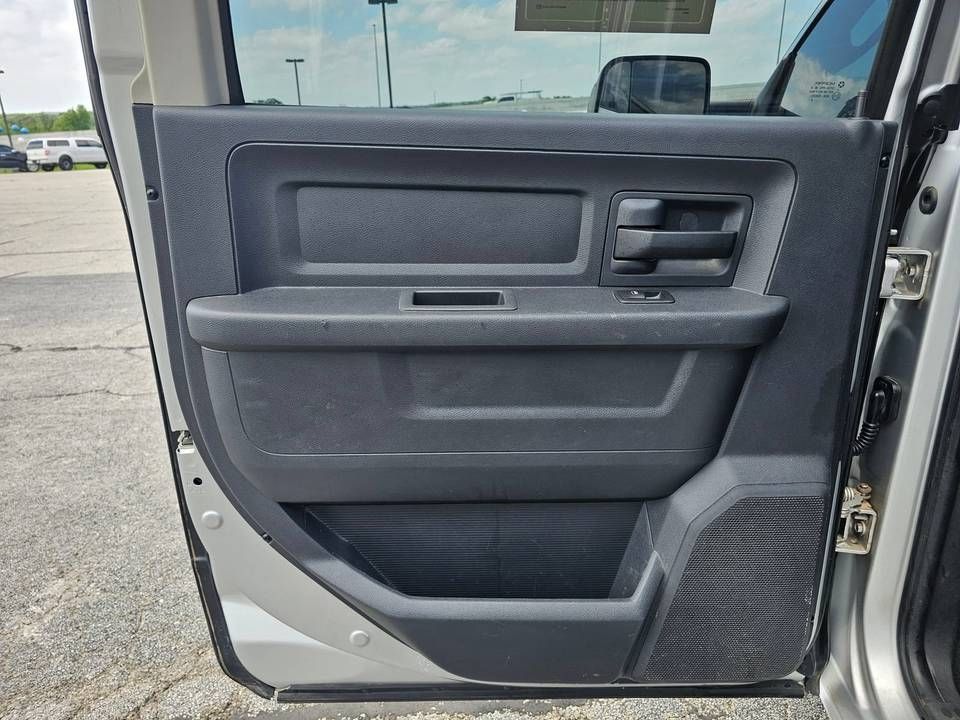 2011 RAM Ram 3500 Pickup ST - Photo 28