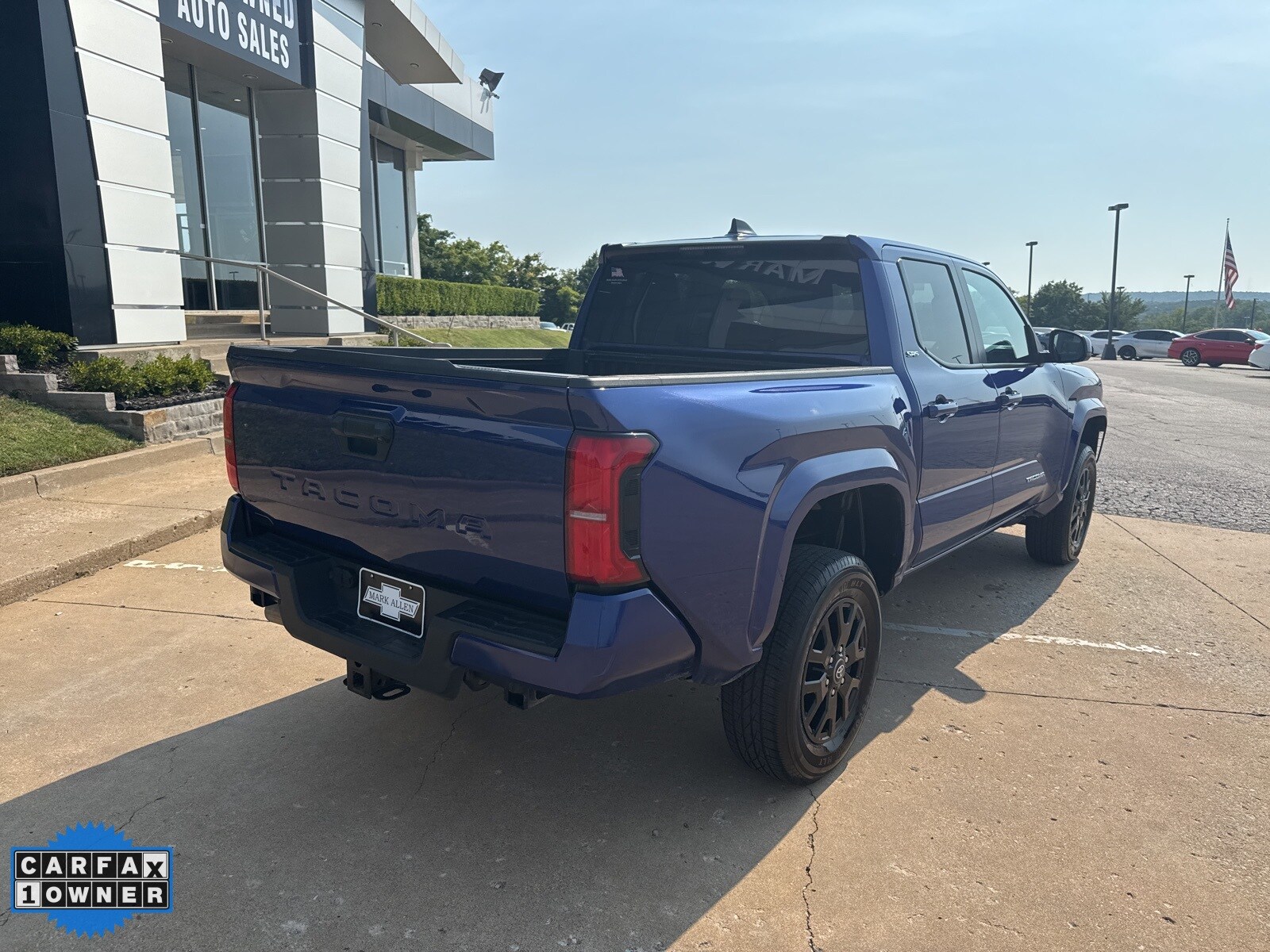 2024 Toyota Tacoma SR5 photo 2