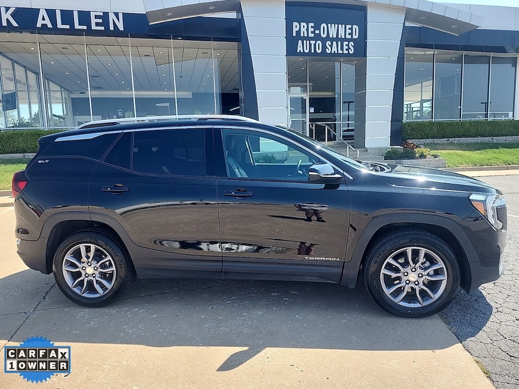 Used 2024 GMC Terrain SLT SUV