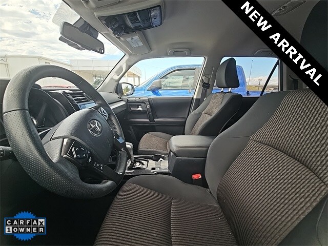 2024 Toyota 4Runner TRD Off-Road photo 2