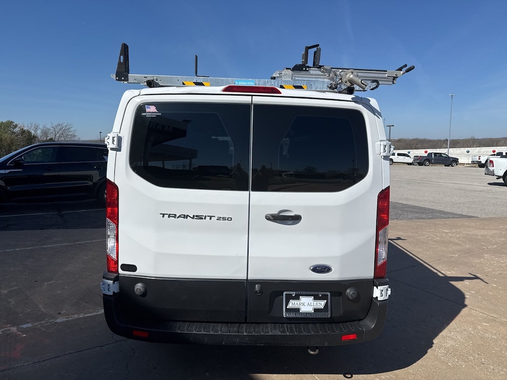 2020 Ford Transit photo 3