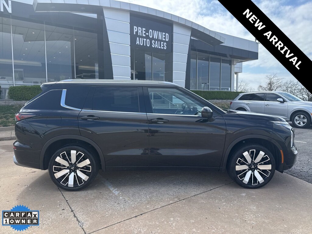 2025 Mitsubishi Outlander SEL GT photo 2