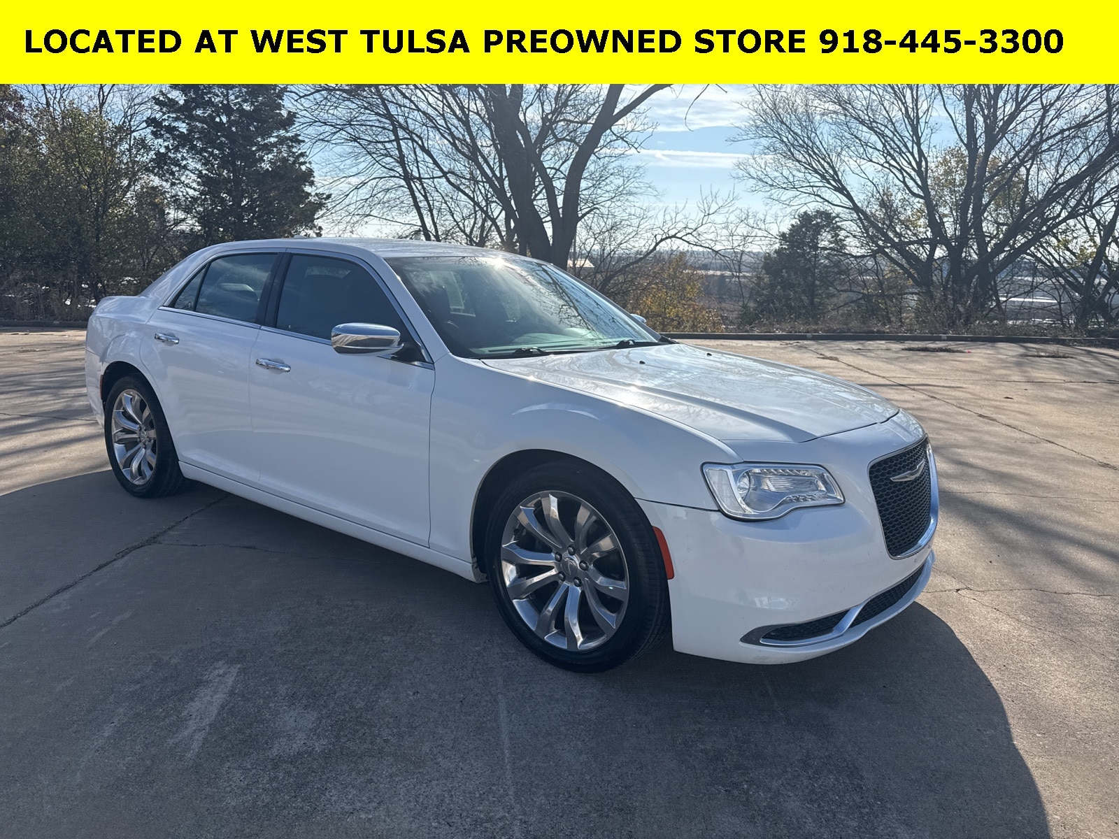 2019 Chrysler 300 Limited's photo