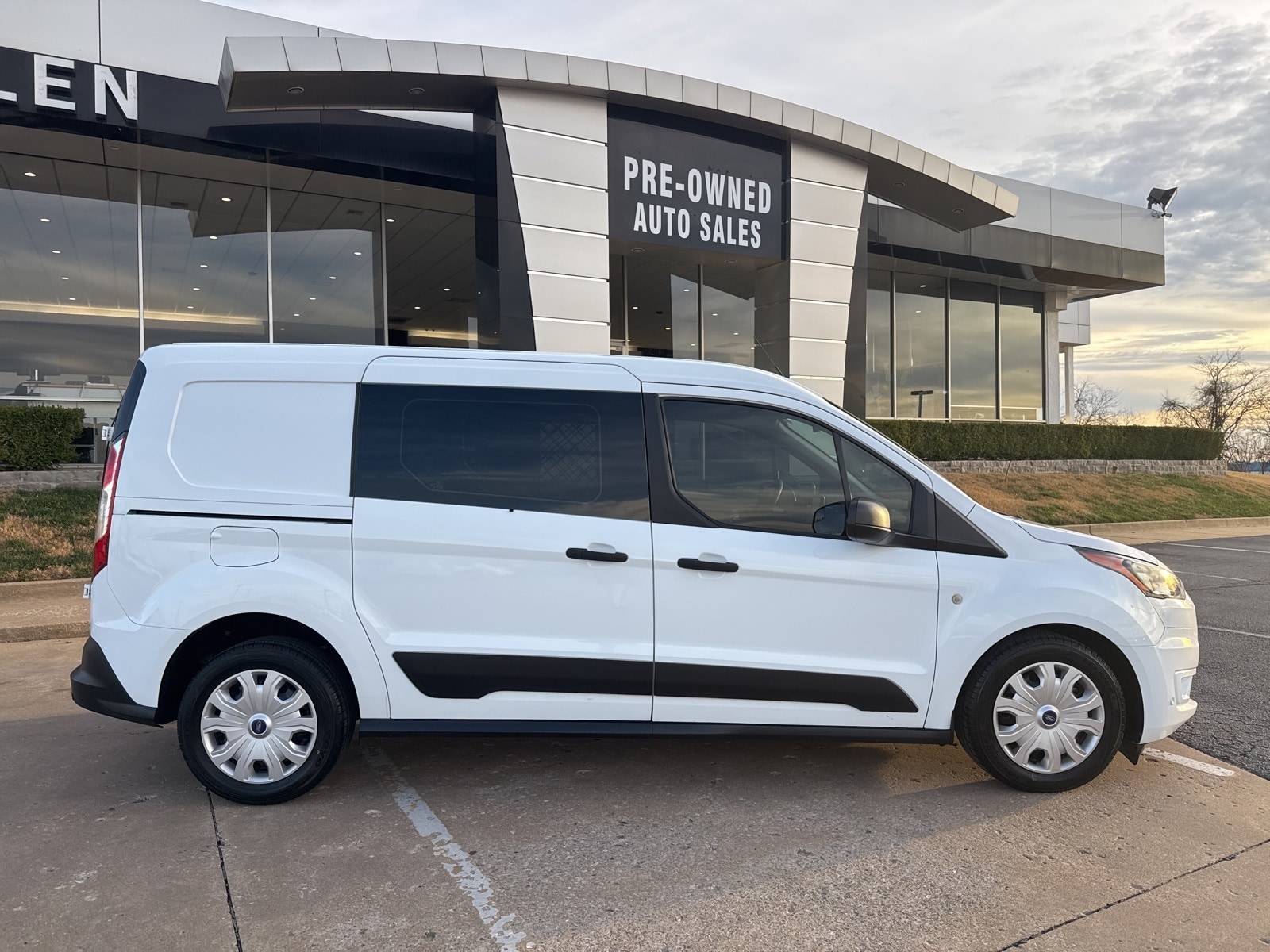 2022 Ford Transit Connect XLT's photo